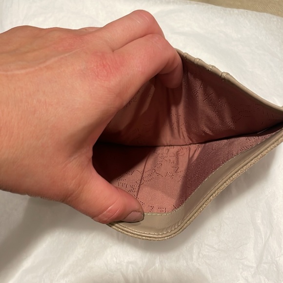 AUTHENTIC STELLA McCARTNEY COMPACT BEIGE FALABELLA POLYESTER WALLET - Picture 7 of 9